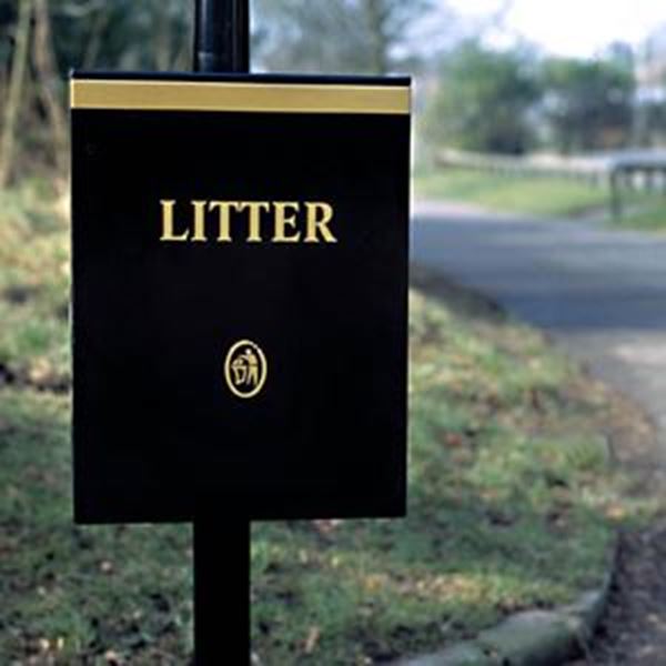 VALLEY POST MOUNT LITTER BIN